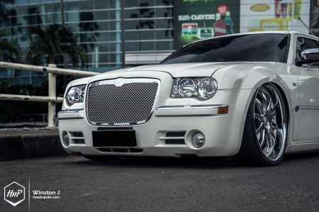 300cmonarch-07 (The Other Luxury // Chrysler 300C on Monarch)