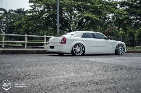 300cmonarch-08 (The Other Luxury // Chrysler 300C on Monarch)
