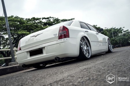 300cmonarch-10 (The Other Luxury // Chrysler 300C on Monarch)