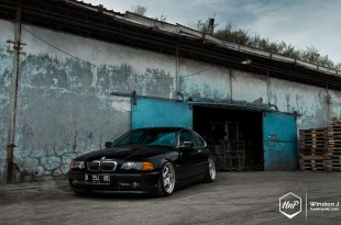 nov13f (Wallpaper Wednesday // Donny’s 330ci)
