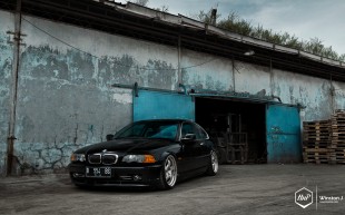 nov13s (Wallpaper Wednesday // Donny’s 330ci)