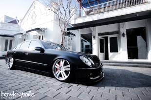 wdec2011T (December Wallpaper // Germanica W211 E-Class)